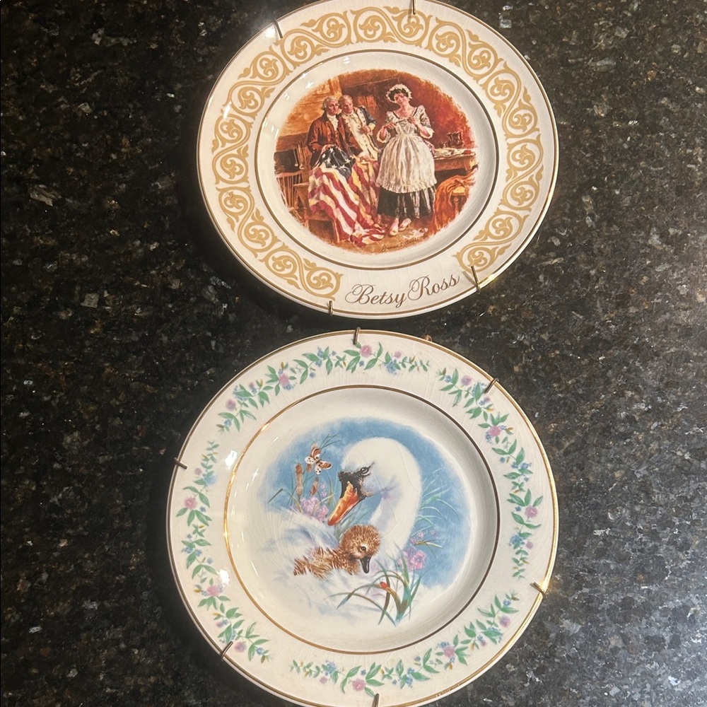 Decorative Avon Collector Plates Set- Betsy Ross and Gentle Moments